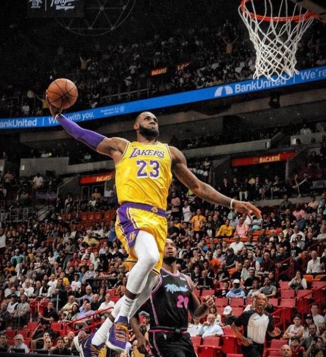 球迷热议变 球迷热议变